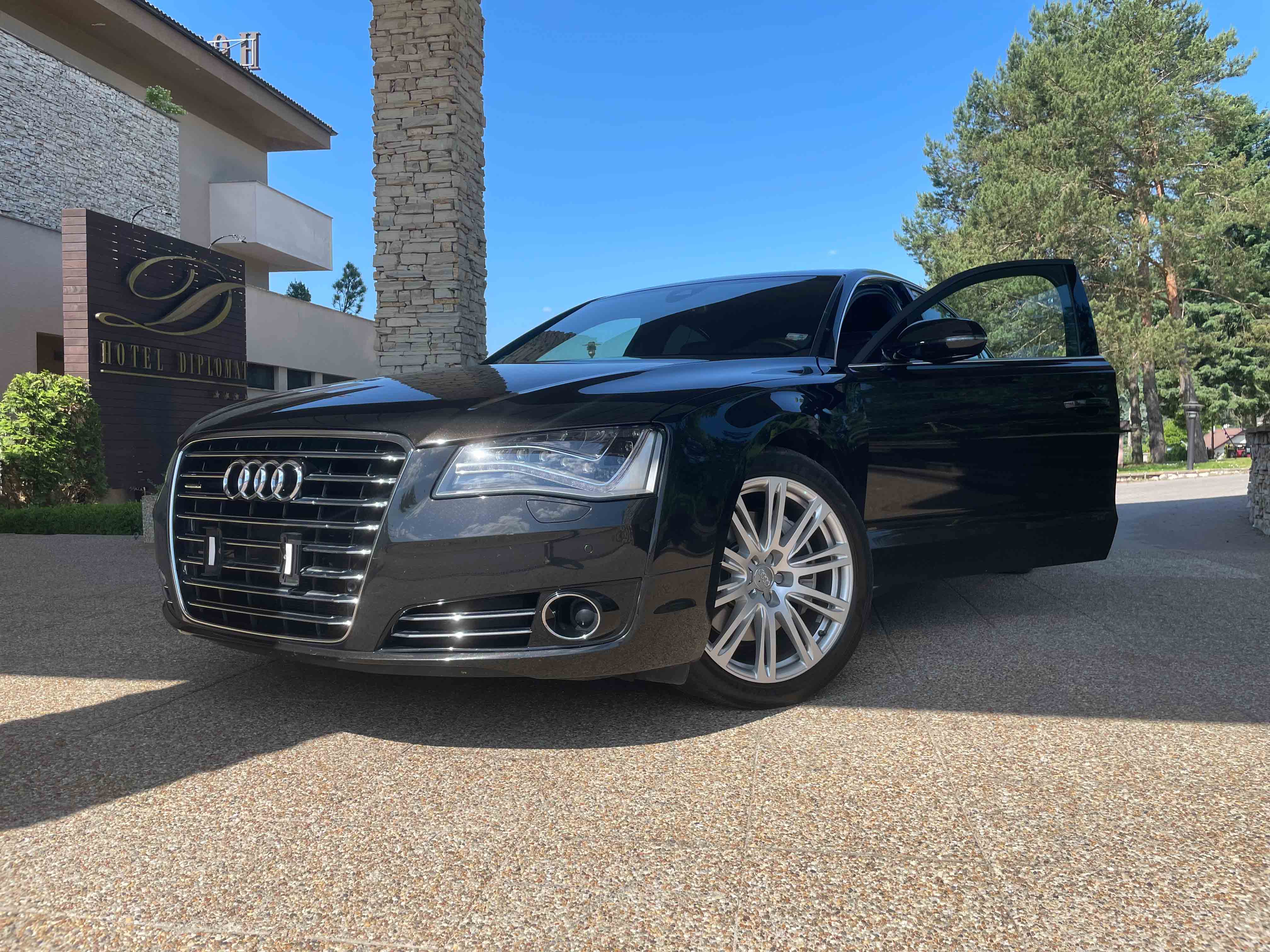 AUDI A8, JKM Rent Car, Autopožičovňa žilina