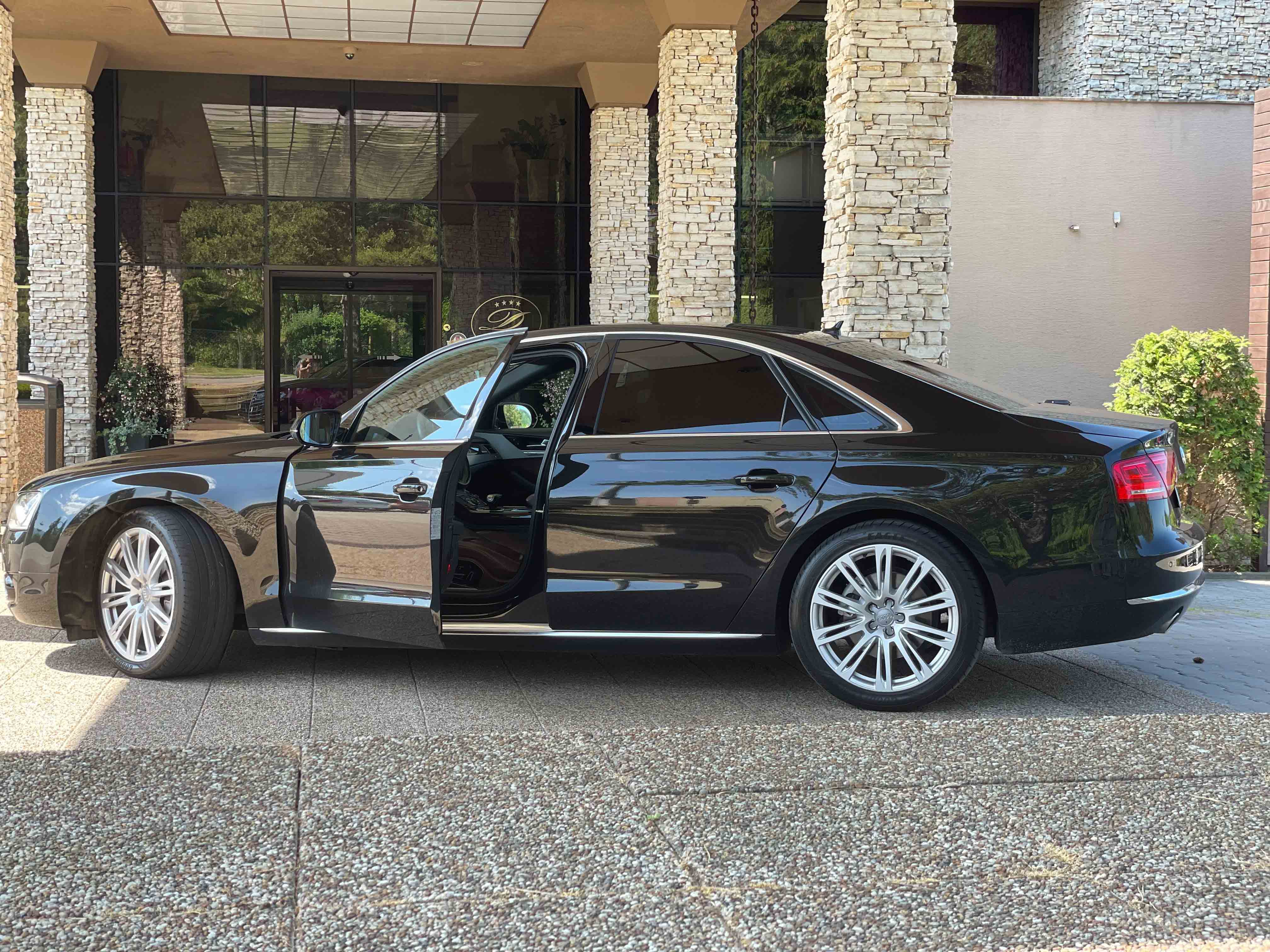 AUDI A8, JKM Rent Car, Autopožičovňa žilina